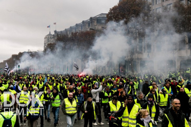 Желтые Жилеты: Волна Насилия В Париже/ Gilets Jaunes: Violences Au Cœur De Paris (2018)